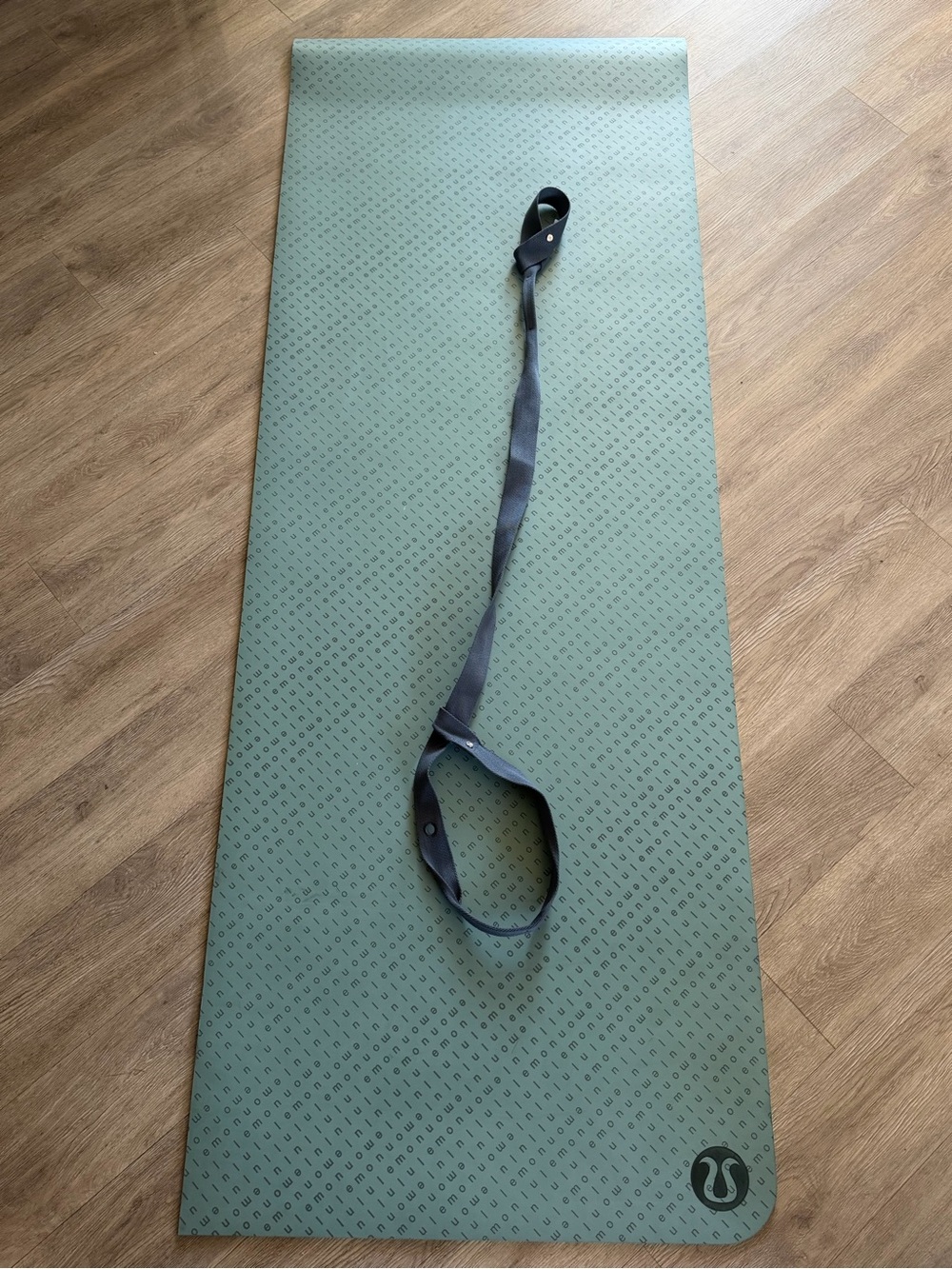 Lululemon Athletica 5mm Mat & Loop It Up Carrying Strap